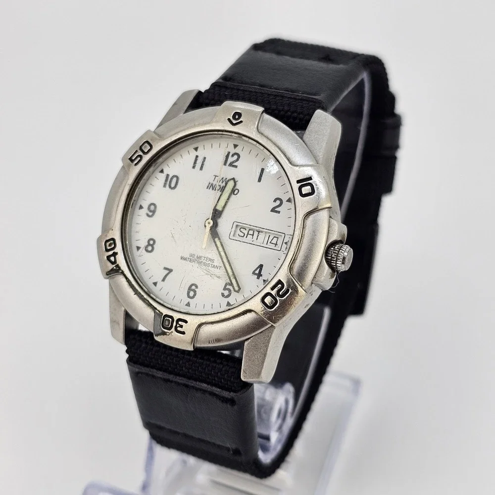 VTG Timex Men's Watch 38MM New Black Nylon Bands New Battery LIGHT‎ NOT WORKING